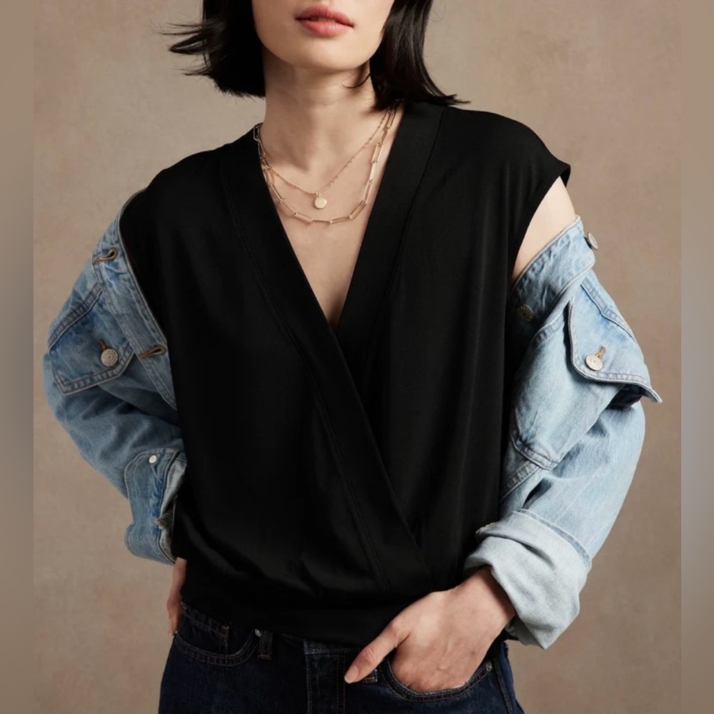 NWT Banana Republic Women’s Crepe Faux Wrap Top